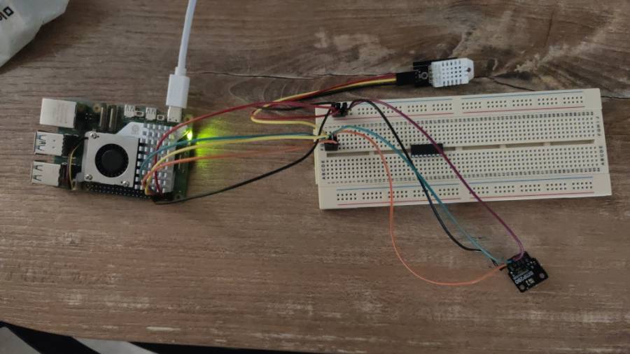 breadboard.jpg breadboard.jpg